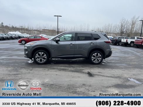 Used 2023 Nissan Rogue SV image 4