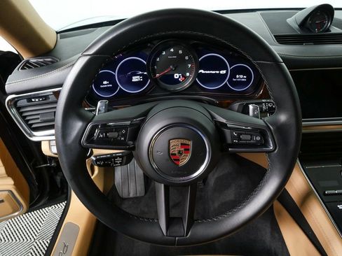 Used 2023 Porsche Panamera 4S w/ Premium Package image 9