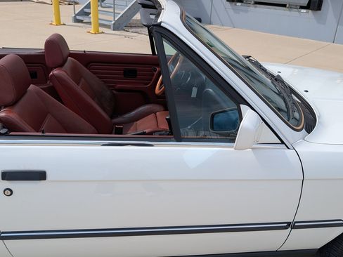 Used 1987 BMW 325i Convertible RWD image 38