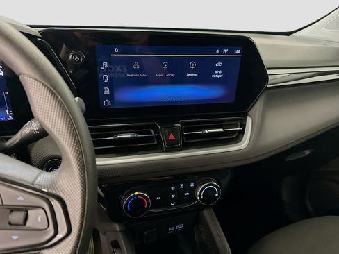 Used 2025 Chevrolet TrailBlazer LT AWD/4WD image 25