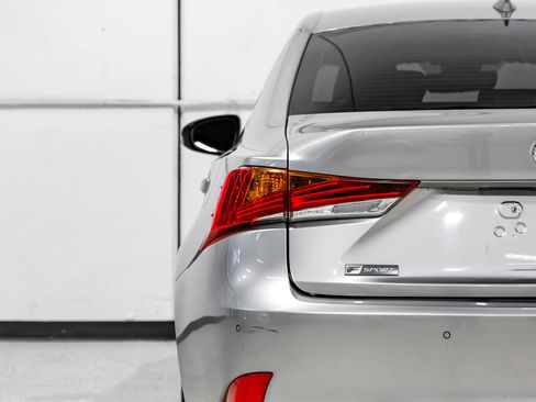 Used 2019 Lexus IS 300 RWD image 49