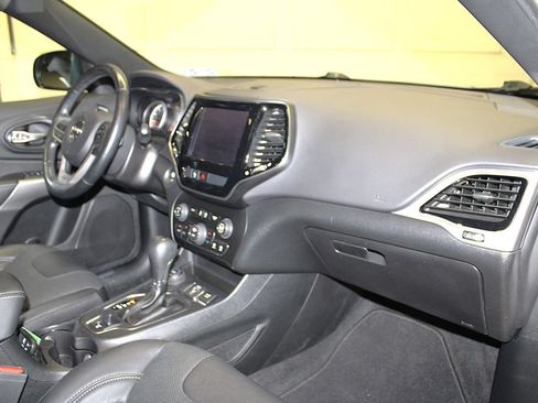 Certified 2020 Jeep Cherokee High Altitude AWD/4WD image 33