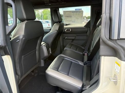 New 2026 Ford Bronco Outer Banks w/ Sasquatch Package AWD/4WD image 7