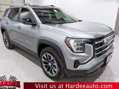 Used 2025 GMC Terrain Elevation w/ Elevation Premium Package image 6