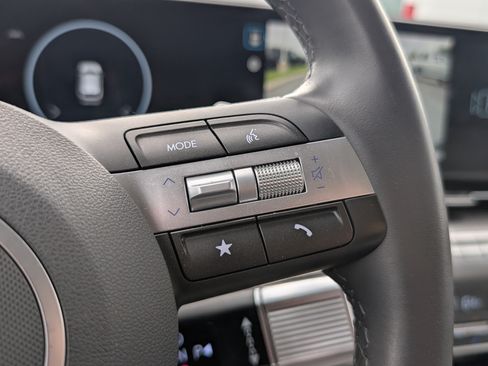 Used 2024 Hyundai Kona SEL w/ Convenience Package FWD image 24