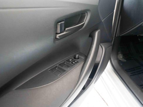Used 2025 Toyota Corolla LE FWD image 7