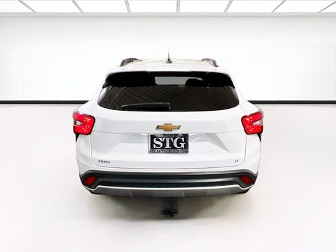 Used 2024 Chevrolet Trax LT w/ Driver Confidence Package FWD image 5