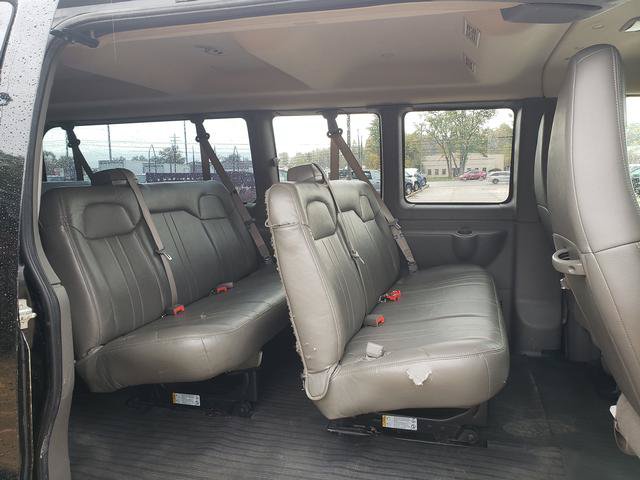 Used 2017 Chevrolet Express 3500 LS RWD image 14