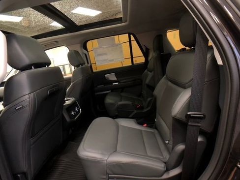 New 2026 Ford Expedition Active image 22