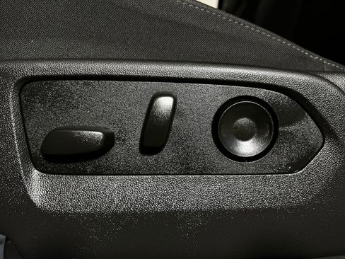 Used 2025 Chevrolet Silverado 1500 LT Trail Boss w/ Convenience Package II image 14