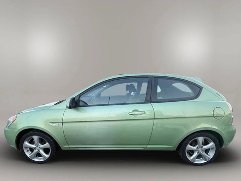 Used 2009 Hyundai Accent SE w/ Premium Equipment Pkg 4 image 8