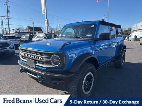 Certified 2022 Ford Bronco Black Diamond w/ Sasquatch Package image 3
