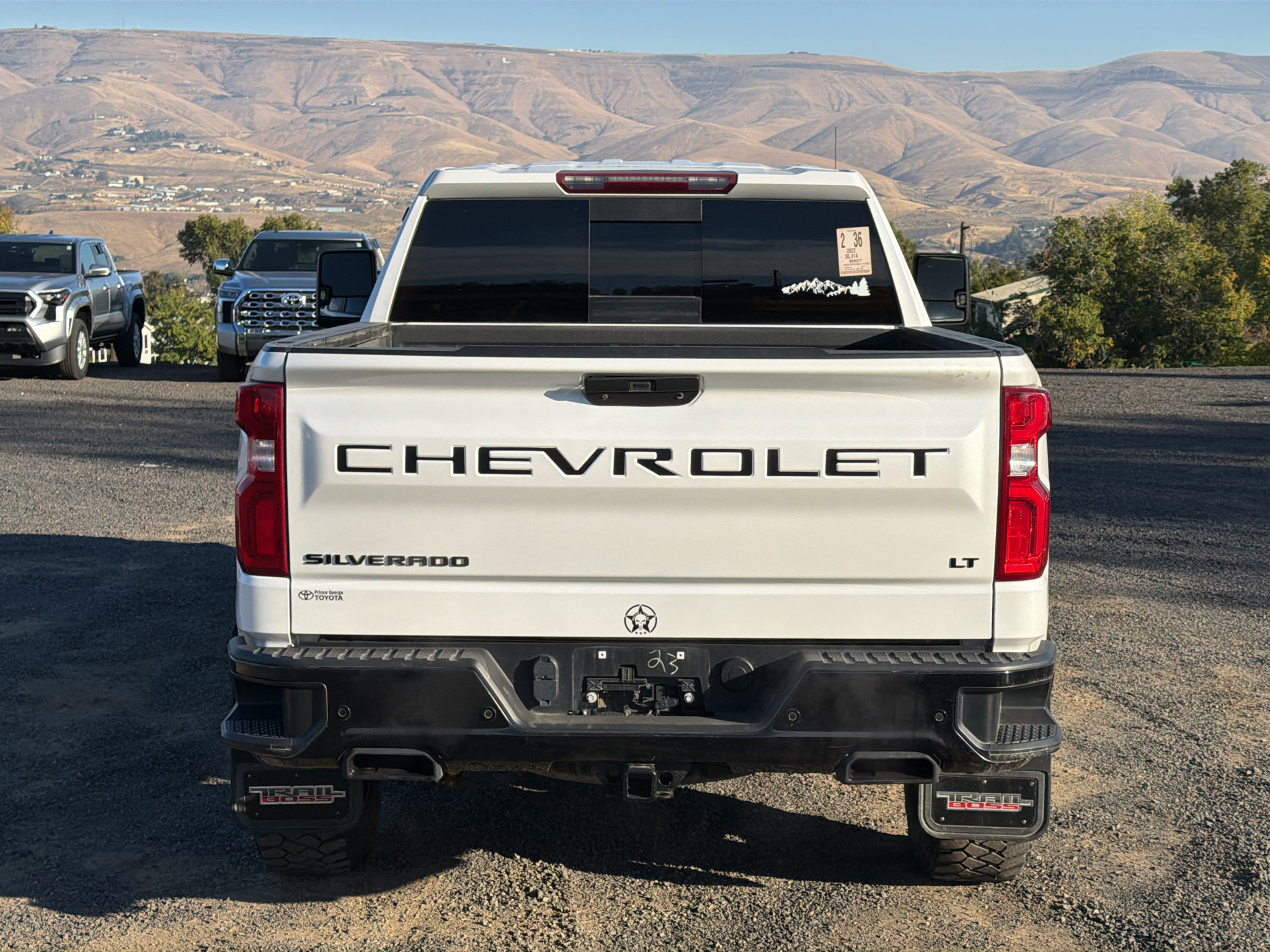 Used 2022 Chevrolet Silverado 1500 LT Trail Boss w/ Convenience Package II AWD/4WD image 11