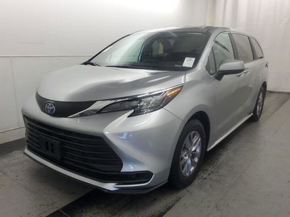 Used 2025 Toyota Sienna LE