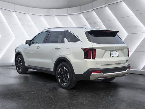 New 2026 Kia Sorento S image 4
