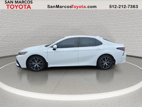 Used 2023 Toyota Camry SE FWD image 9