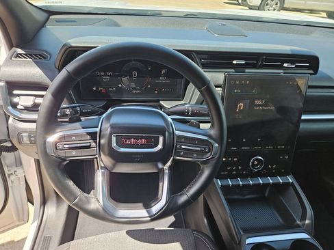 Used 2025 GMC Terrain Elevation AWD/4WD image 17