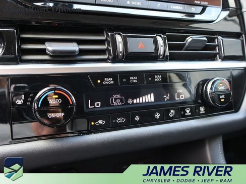 Used 2025 Nissan Pathfinder SV FWD image 37