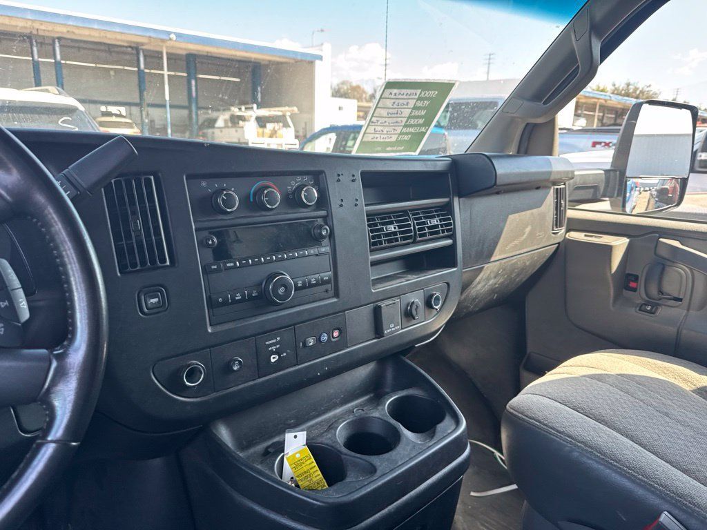 Used 2023 Chevrolet Express 3500 w/ Power Convenience Package RWD image 7