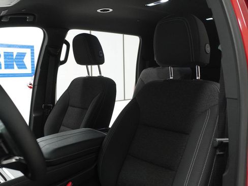 Used 2024 Chevrolet Traverse LT w/ Midnight/Sport Edition image 18