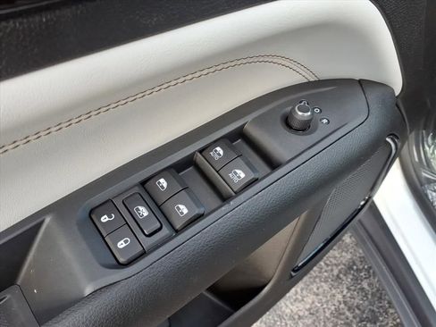 New 2026 Jeep Compass Limited image 7