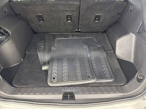 Used 2021 Chevrolet Equinox LT FWD image 25