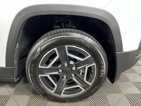 Used 2026 Jeep Cherokee Limited AWD/4WD image 9