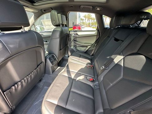 Used 2026 Porsche Macan AWD/4WD image 37