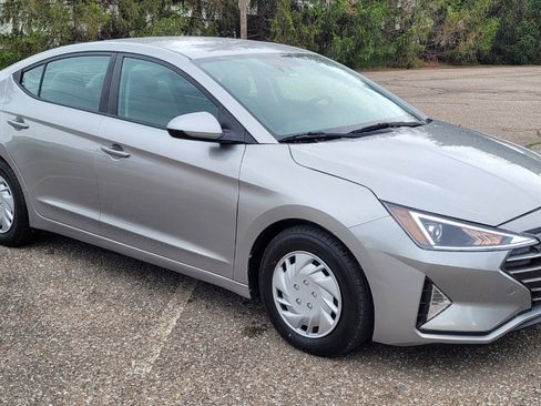 Used 2020 Hyundai Elantra SE image 8