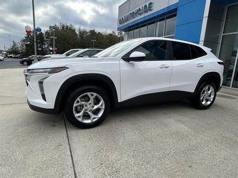 New 2026 Chevrolet Trax LS w/ LS Convenience Package image 3