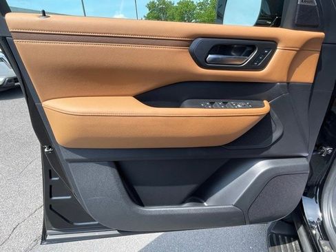 New 2025 Nissan Armada SL w/ Convenience Package image 10