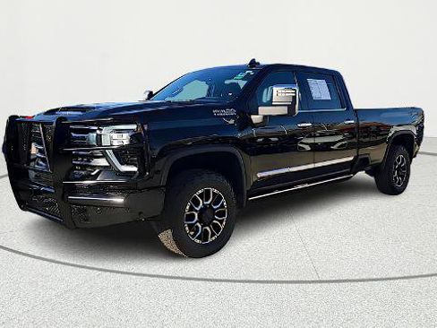 Used 2024 Chevrolet Silverado 3500 High Country w/ High Country Premium Package image 3