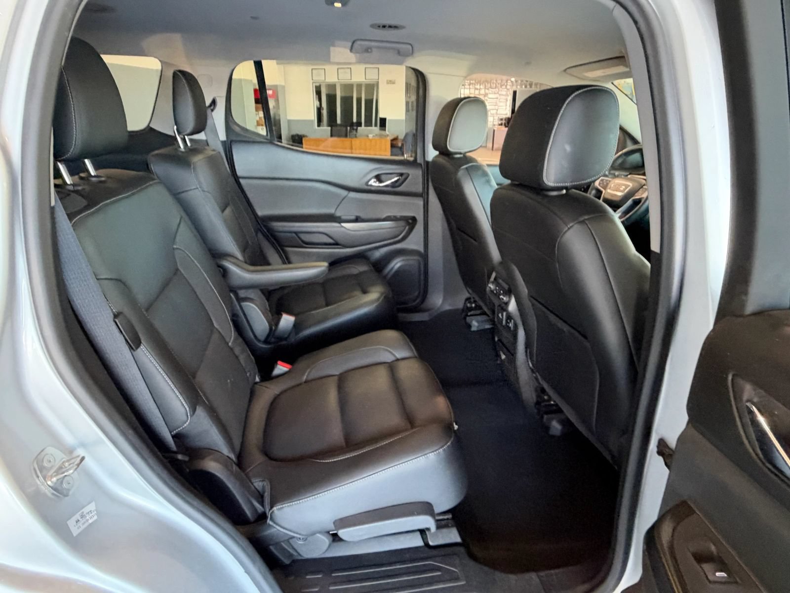 Used 2017 GMC Acadia SLT AWD/4WD image 14
