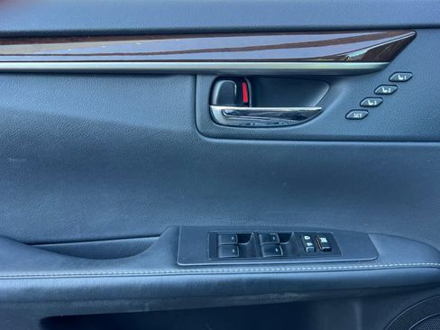 Used 2015 Lexus ES 350 w/ Luxury Package image 13