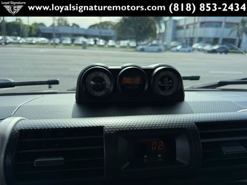 Used 2014 Toyota FJ Cruiser 4WD w/ Upgrade Package image 23