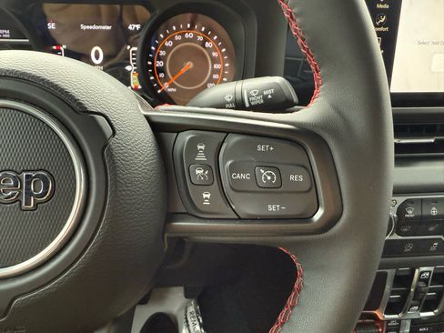 Used 2024 Jeep Gladiator Rubicon w/ Convenience Group image 20