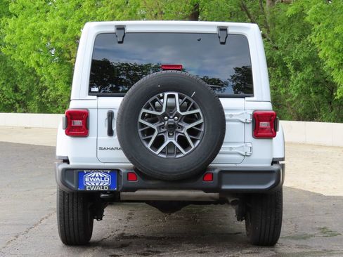 Certified 2025 Jeep Wrangler Unlimited Sahara AWD/4WD image 5