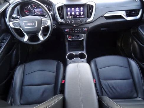 Used 2024 GMC Terrain SLT image 12