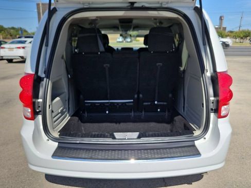 Used 2016 Dodge Grand Caravan SE w/ Quick Order Package 29E SE FWD image 16
