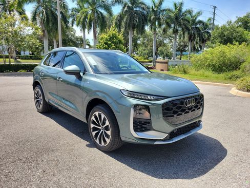 New 2026 Audi Q3 quattro 2.0T AWD/4WD image 1