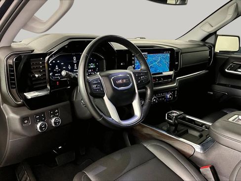 Used 2022 GMC Sierra 1500 SLT w/ SLT Convenience Package AWD/4WD image 17
