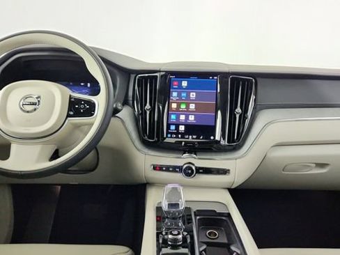 Certified 2025 Volvo XC60 B5 Ultra w/ Protection Package Premier AWD/4WD image 25