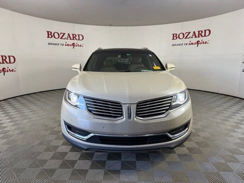 Used 2018 Lincoln MKX Reserve w/ Driver Assistance Package FWD image 2