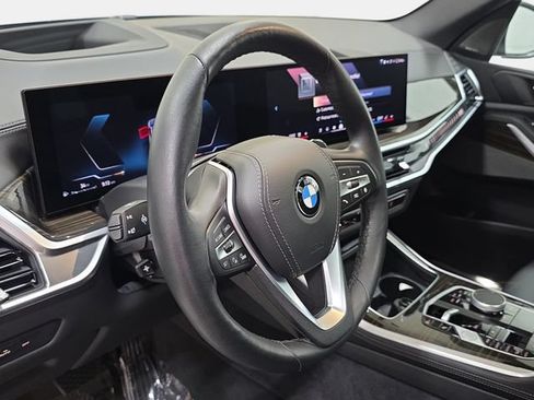 Used 2024 BMW X5 xDrive40i w/ Premium Package AWD/4WD image 14