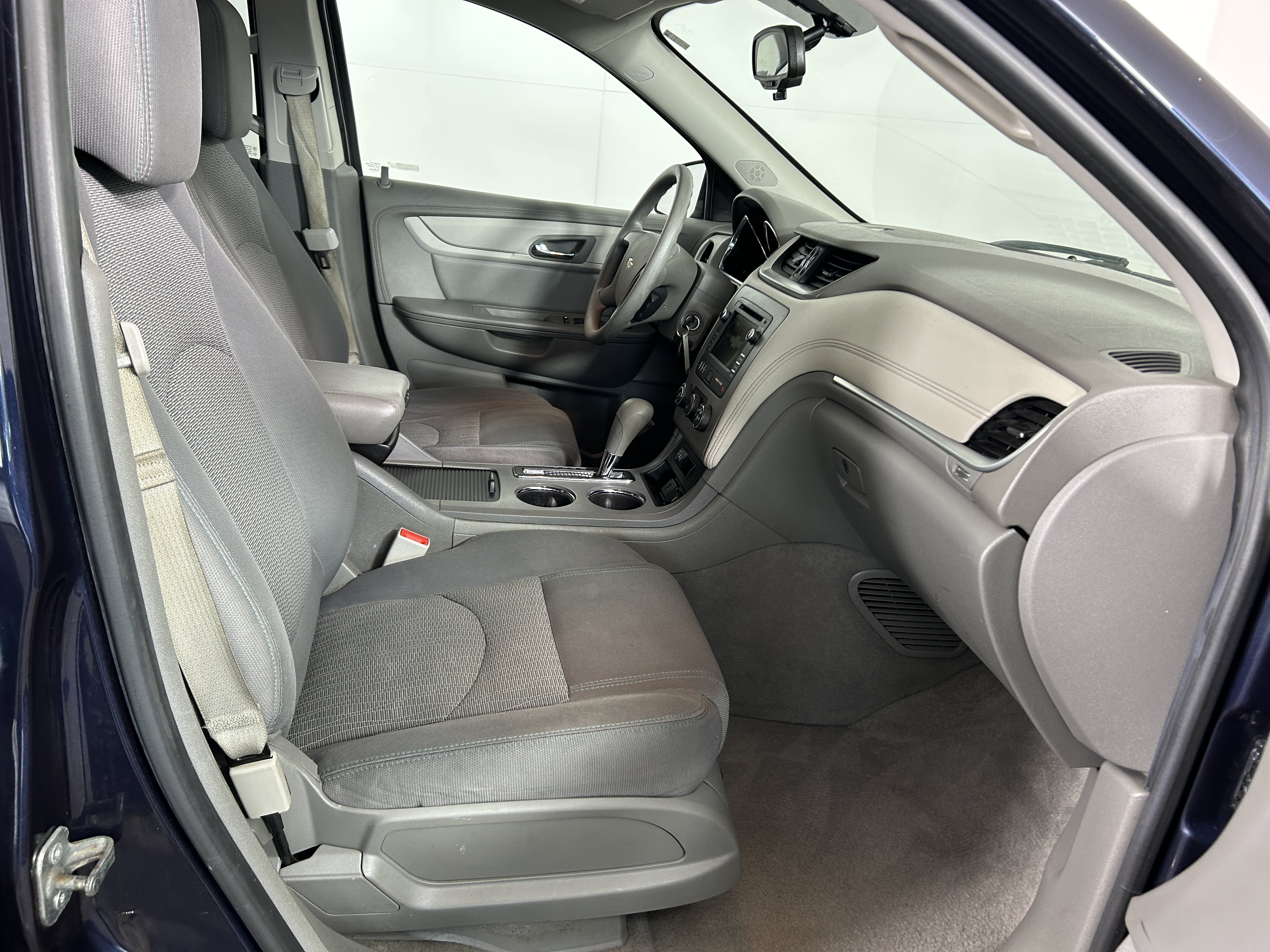Used 2017 Chevrolet Traverse LS FWD image 26