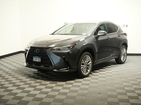 Used 2025 Lexus NX 350h AWD w/ Accessory Package (2T) image 4