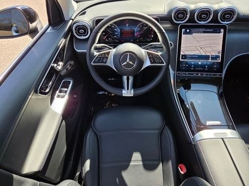 Used 2023 Mercedes-Benz GLC 300 4MATIC image 4