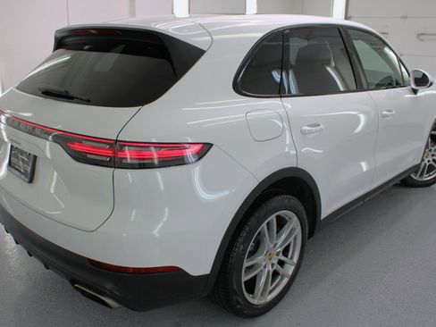 Used 2020 Porsche Cayenne AWD/4WD image 26
