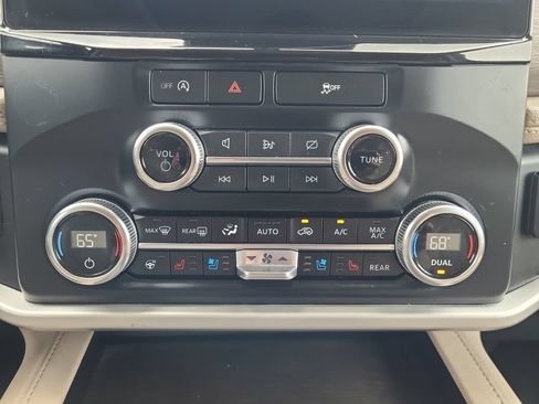 Used 2024 Ford Expedition Max Limited AWD/4WD image 24