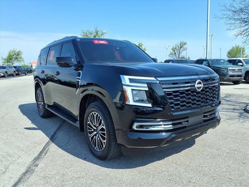 Used 2025 Nissan Armada Platinum AWD/4WD image 3